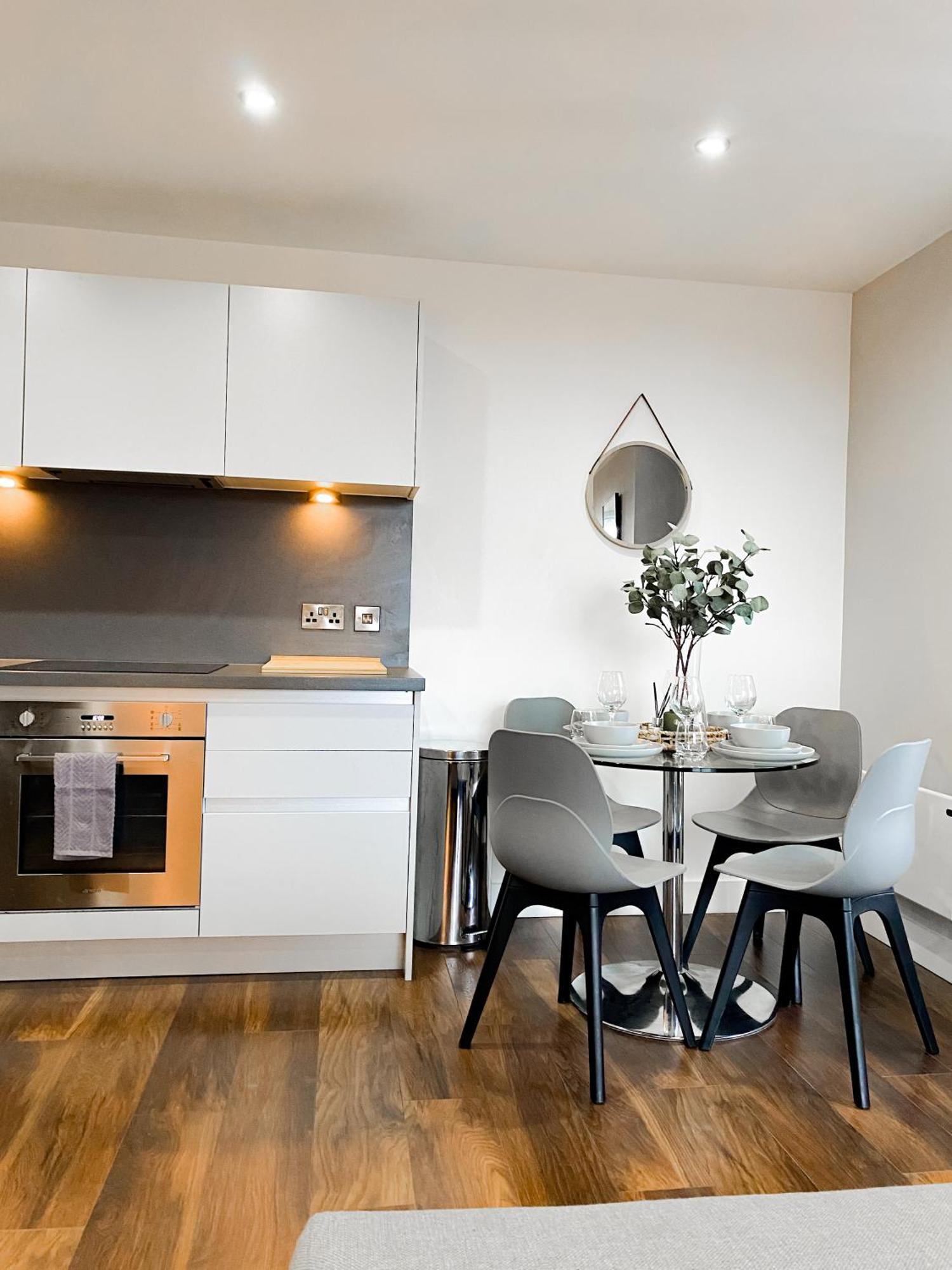 The Panda - Modern 2 Bedroom Apt In Manchester City Centre 외부 사진
